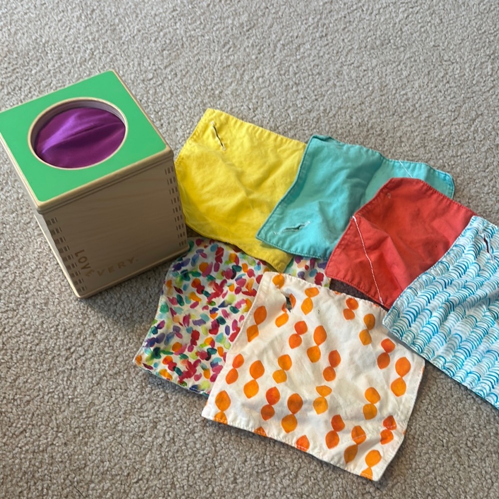 Vibrant Tisse Box with Colorful Cloths